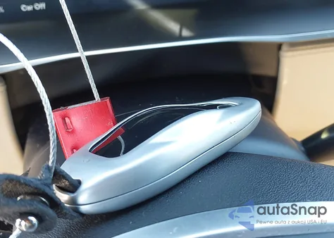 2015 Tesla Model S 60/70/85 z USA, uszkodzony, nr VIN 5YJSA1E13FF113464